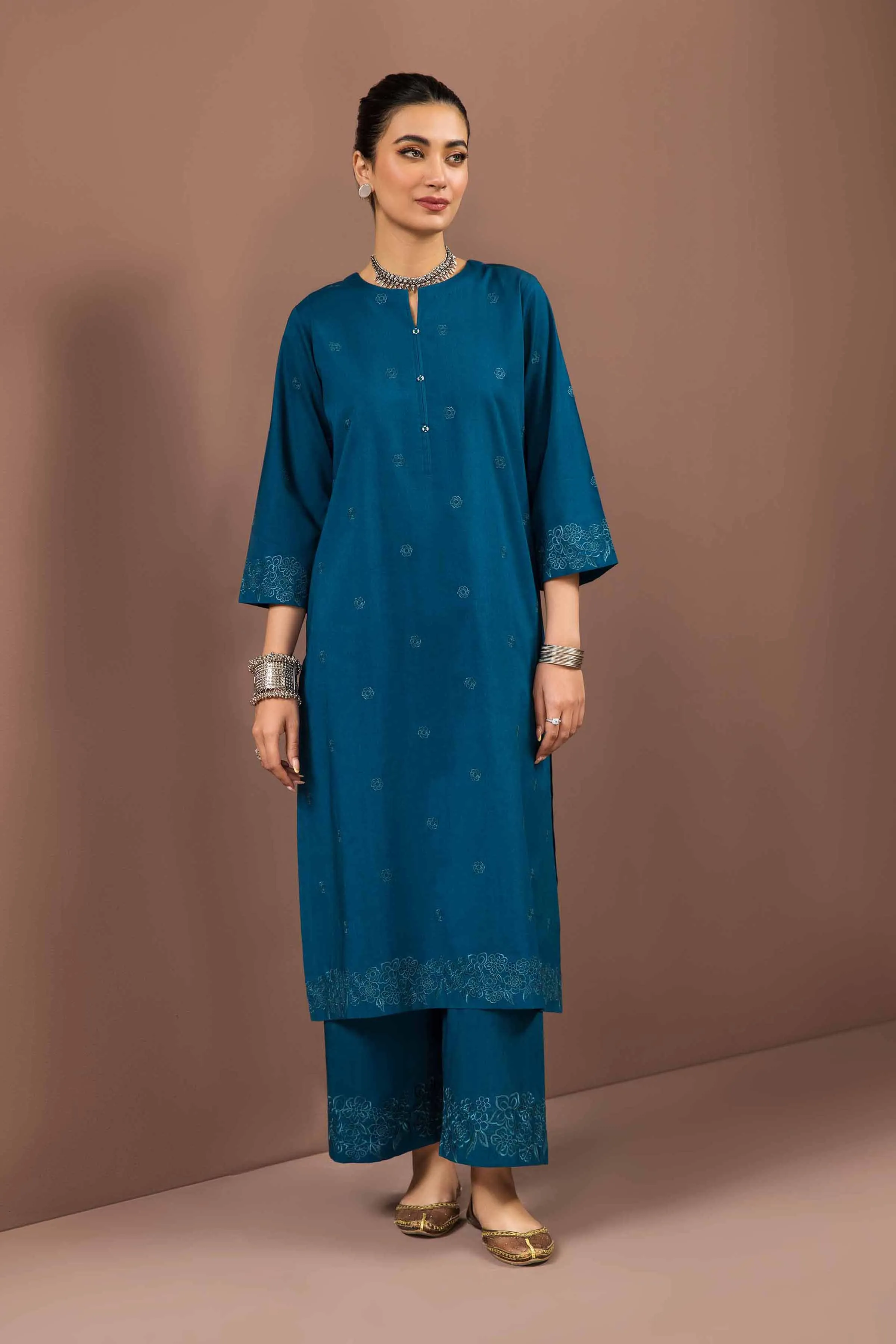 2 Piece - Embroidered Suit - PE23-175